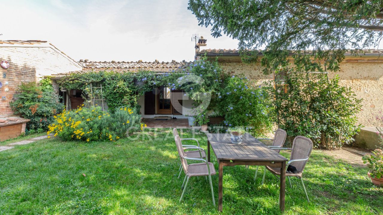 House in San Gimignano, Italy, 148.4 m² - picture 1