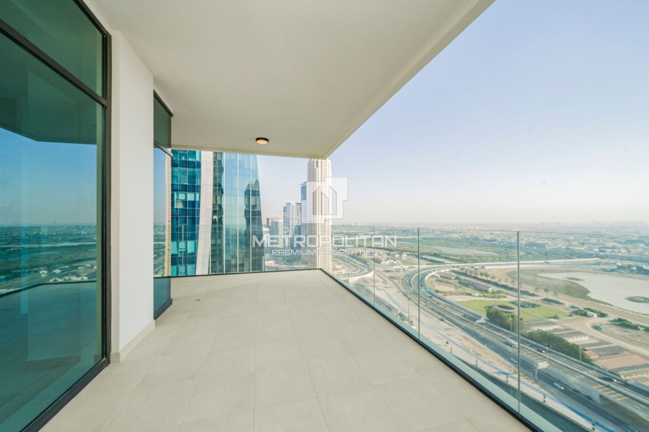 Apartment in Dubai, UAE, 176 m² - picture 1