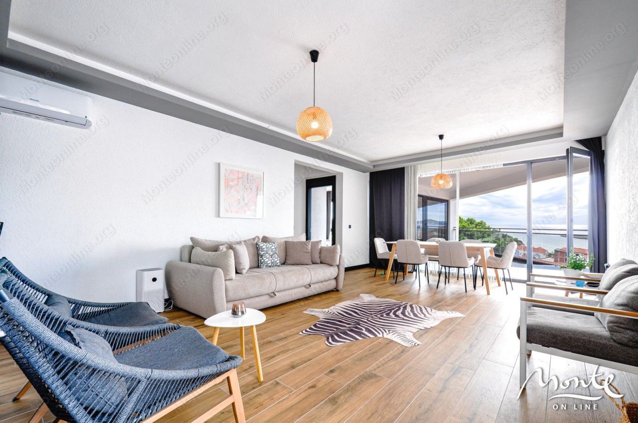 Wohnung in Budva, Montenegro, 151 m² - Foto 1