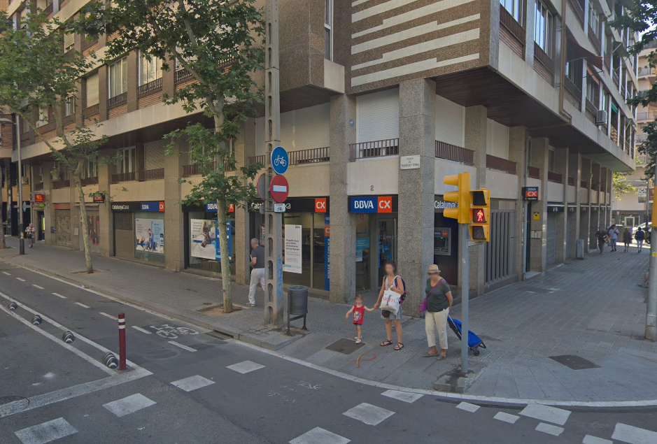 Commercial property in Barcelona, Spain, 245 m² - picture 1