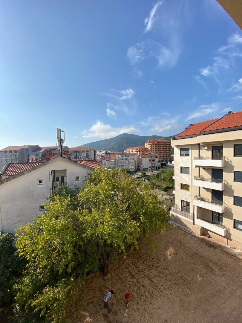 Appartement à Budva, Monténégro, 74 m² - image 1