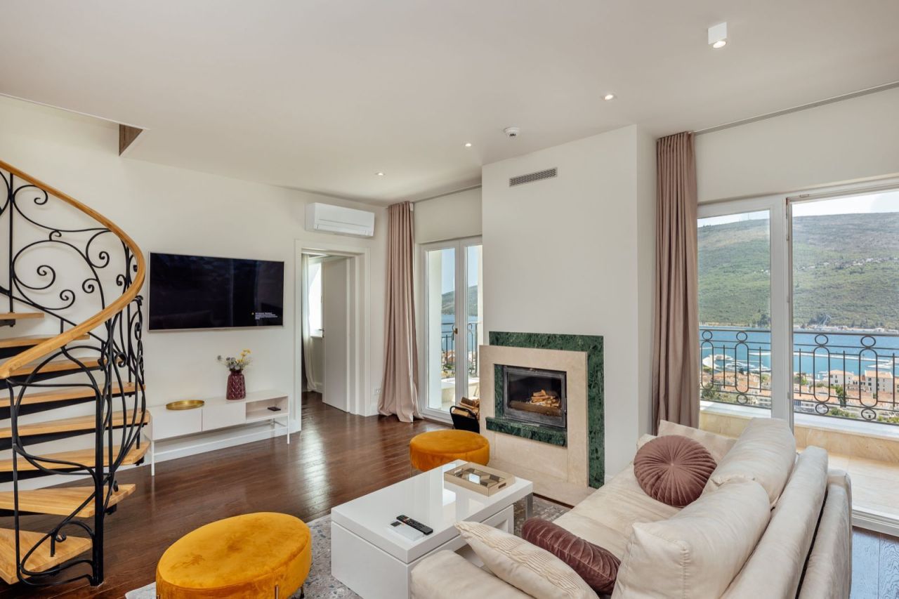 Apartment Herceg Novi, Montenegro, 204.4 m² - Foto 1