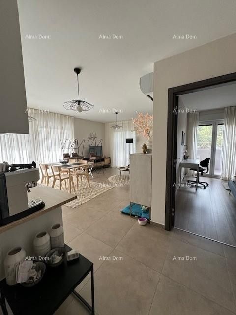 Flat in Pula, Croatia, 90 m² - picture 4