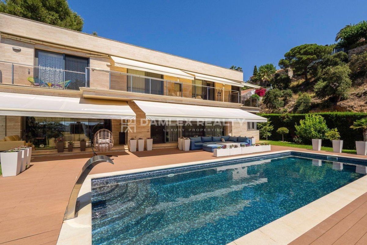 Villa in Tossa de Mar, Spain, 369 m² - picture 1