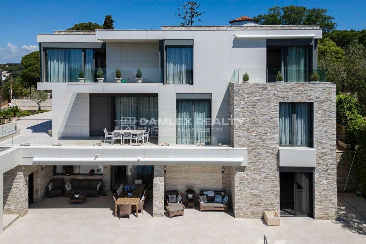 Villa in Lloret de Mar, Spain, 651 m² - picture 4