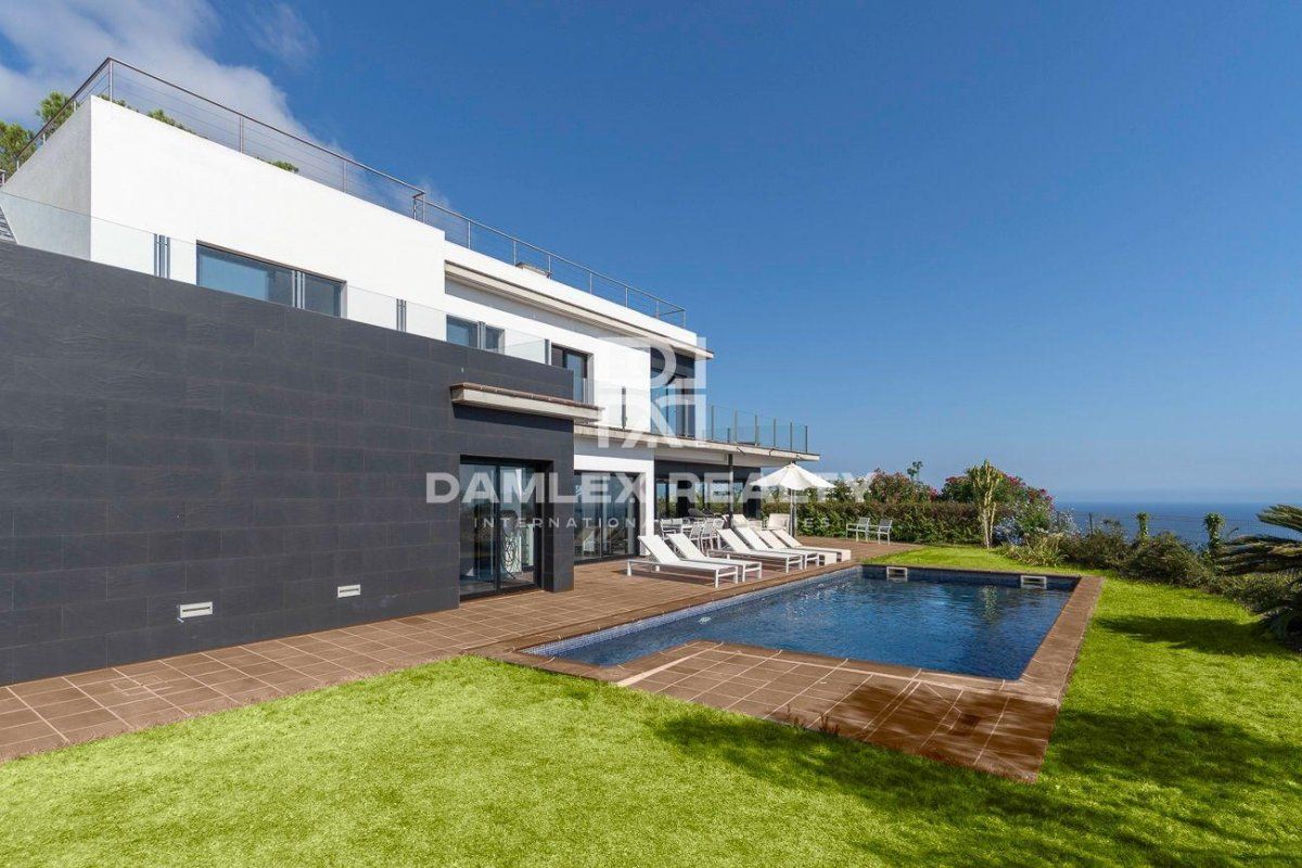 Villa in Lloret de Mar, Spain, 376 m² - picture 4