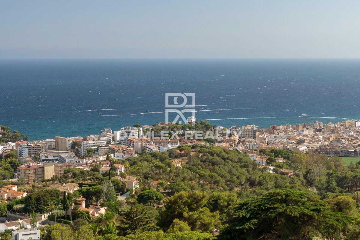 Villa in Lloret de Mar, Spain, 376 m² - picture 5