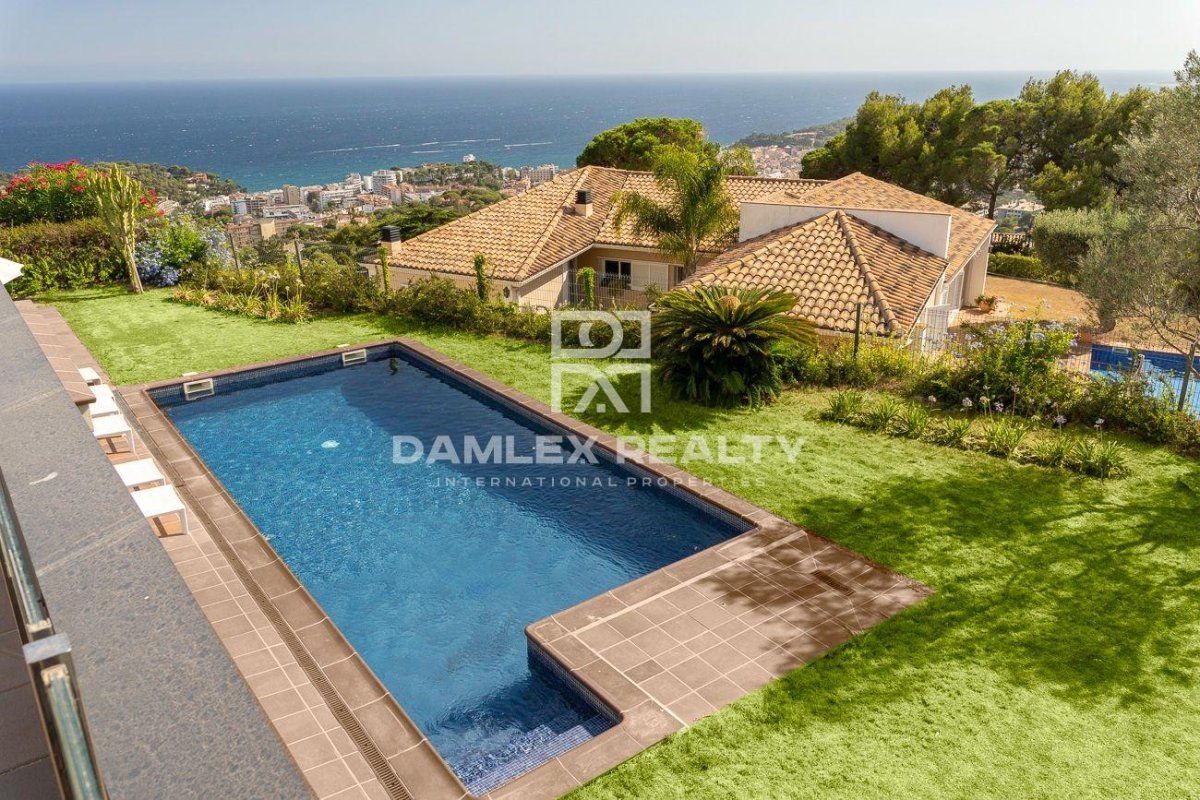 Villa in Lloret de Mar, Spain, 376 m² - picture 6