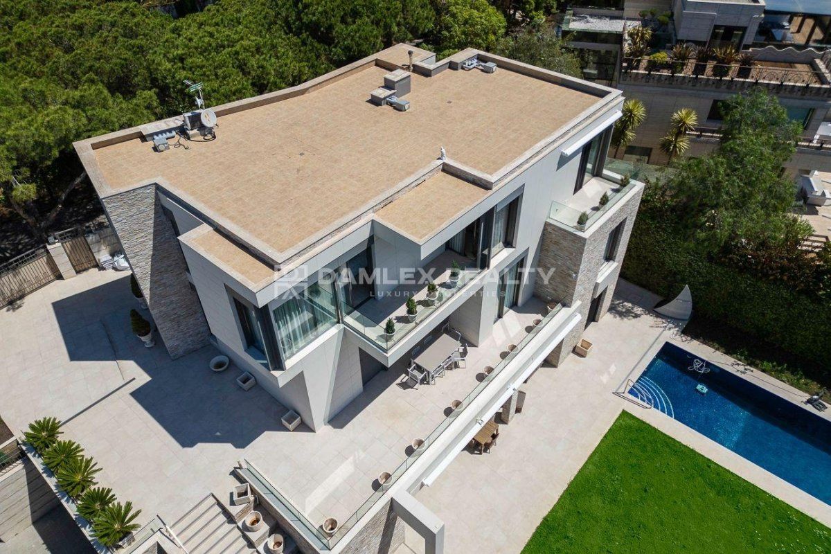 Villa in Lloret de Mar, Spain, 651 m² - picture 7