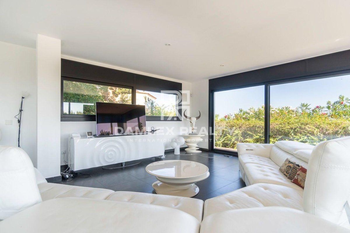 Villa in Lloret de Mar, Spain, 376 m² - picture 7