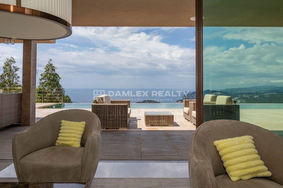 Villa in Lloret de Mar, Spain, 527 m² - picture 9