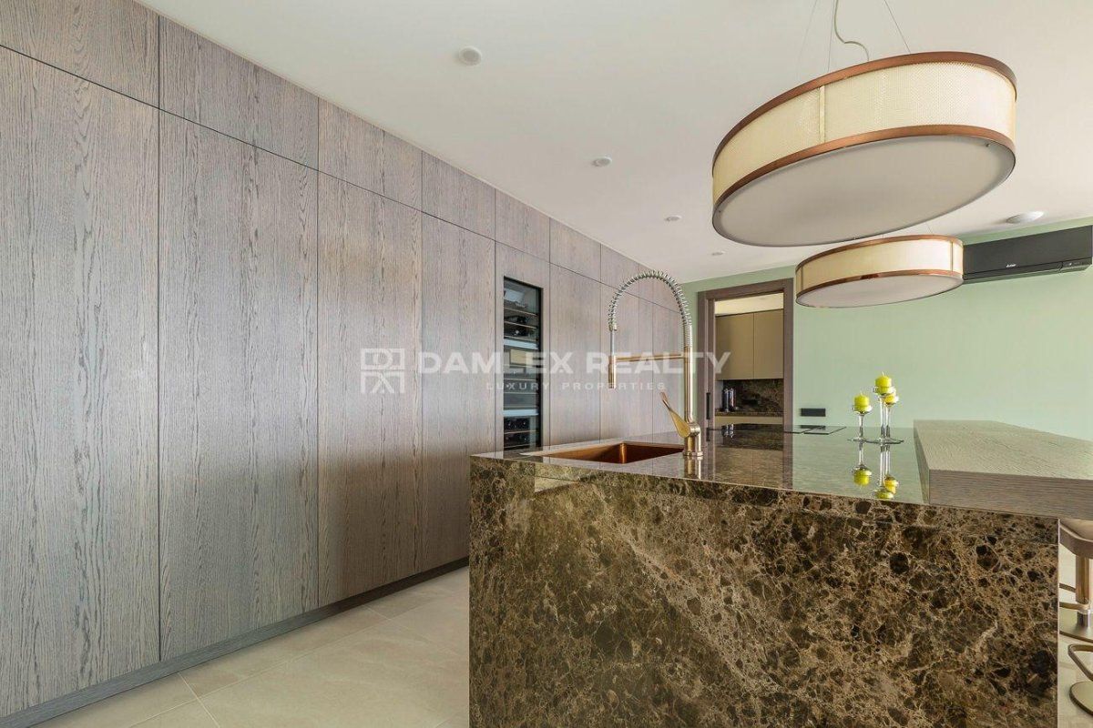 Villa in Lloret de Mar, Spain, 527 m² - picture 12