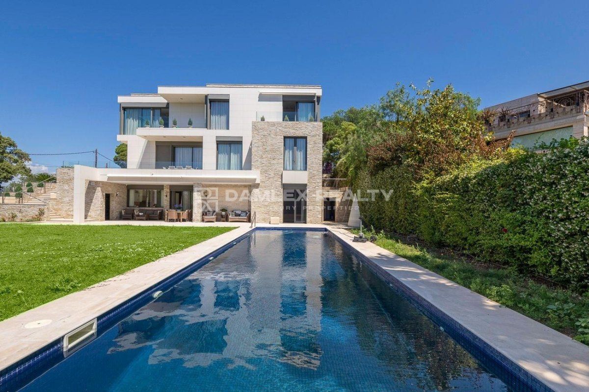 Villa in Lloret de Mar, Spain, 651 m² - picture 13