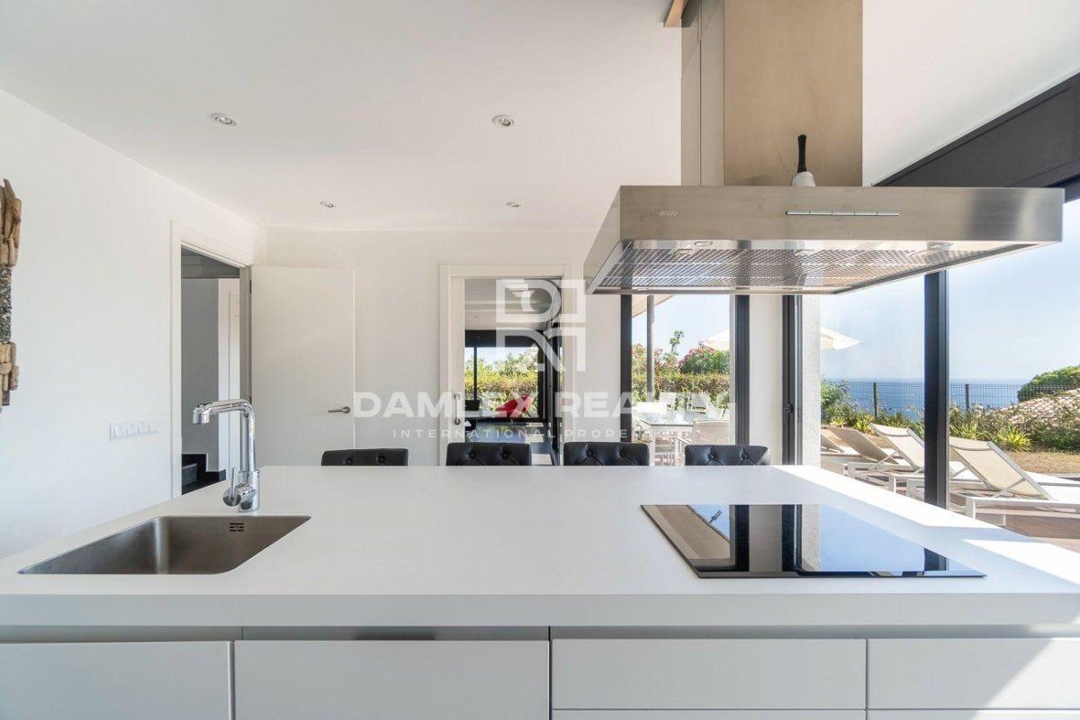 Villa in Lloret de Mar, Spain, 376 m² - picture 15