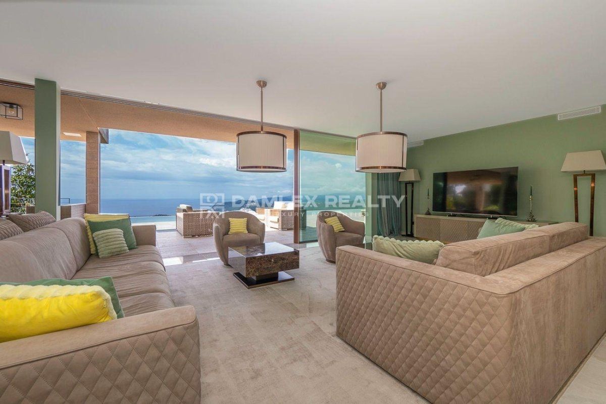 Villa in Lloret de Mar, Spain, 527 m² - picture 17