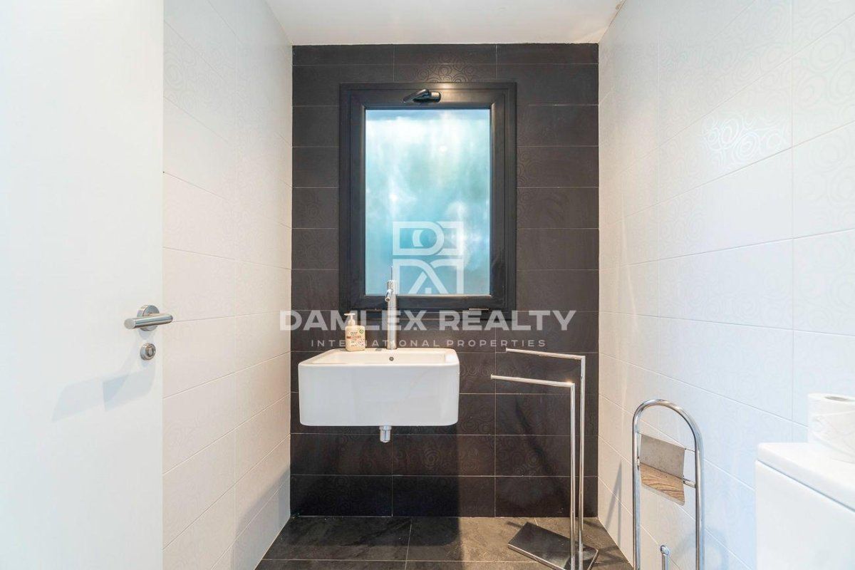 Villa in Lloret de Mar, Spain, 376 m² - picture 17