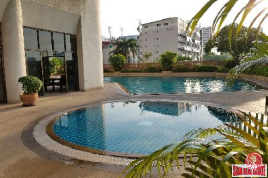 Apartment in Bangkok, Thailand, 362 m² - picture 1