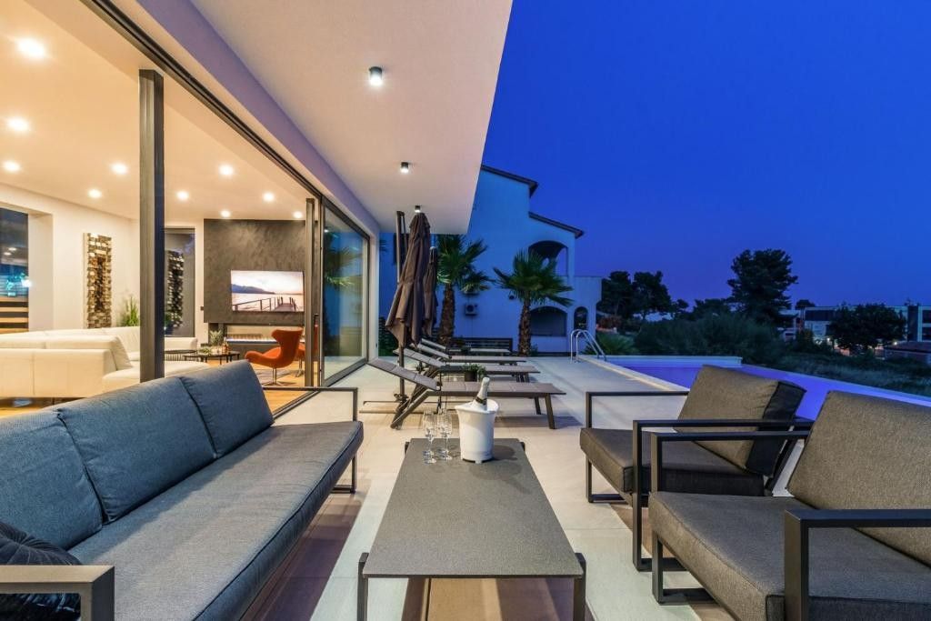 Maison à Méduline, Croatie, 400 m² - image 5