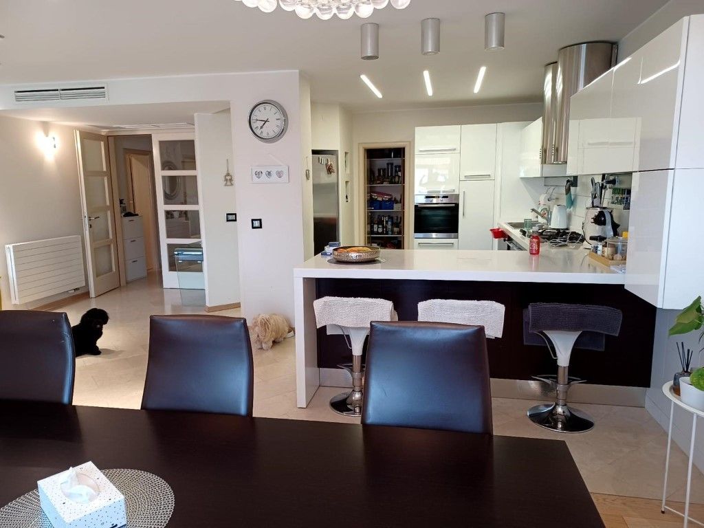 Piso en Pula, Croacia, 266 m² - imagen 11