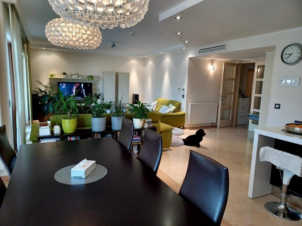Piso en Pula, Croacia, 266 m² - imagen 12