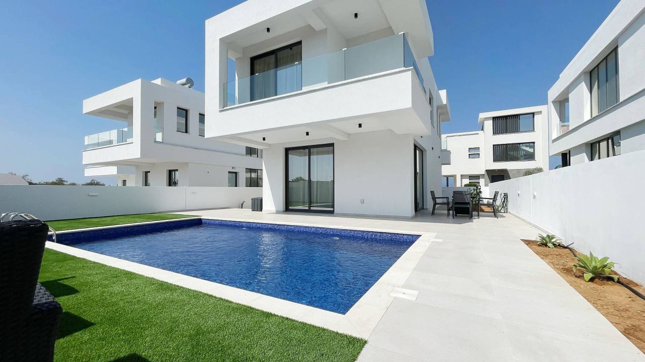 House in Paralimni, Cyprus, 176 m² - picture 1