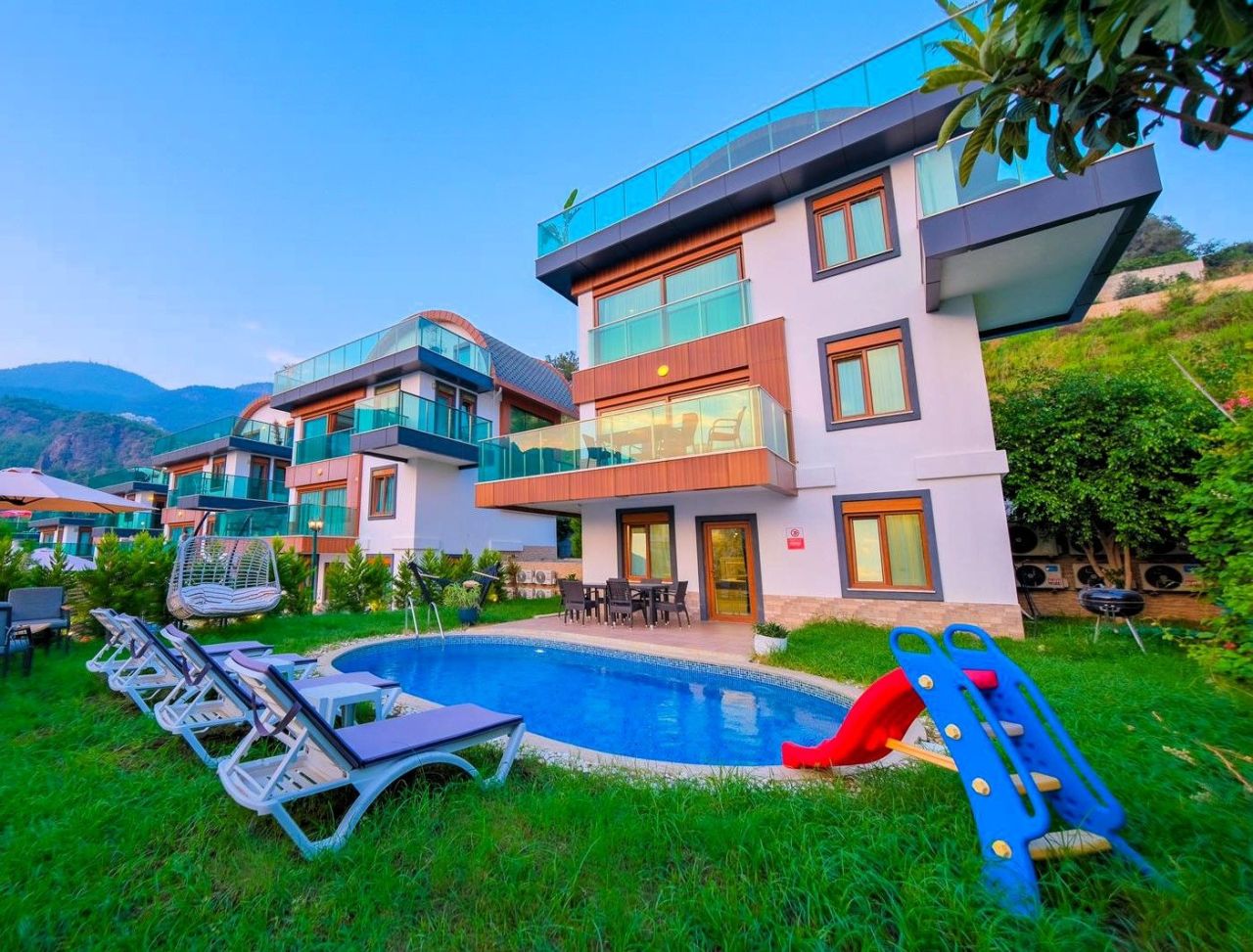 Villa à Alanya, Turquie, 400 m² - image 1