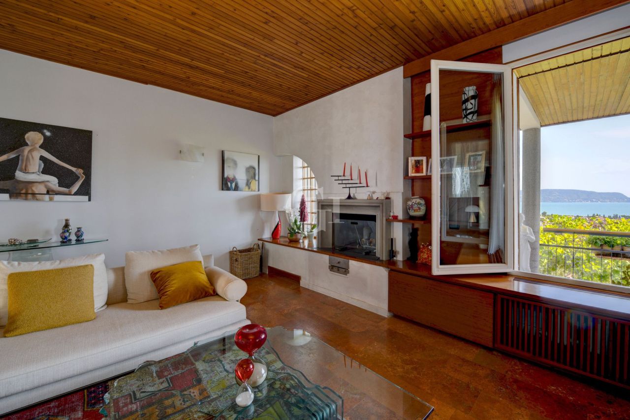 Villa on Lake Garda, Italy, 710 m² - picture 4