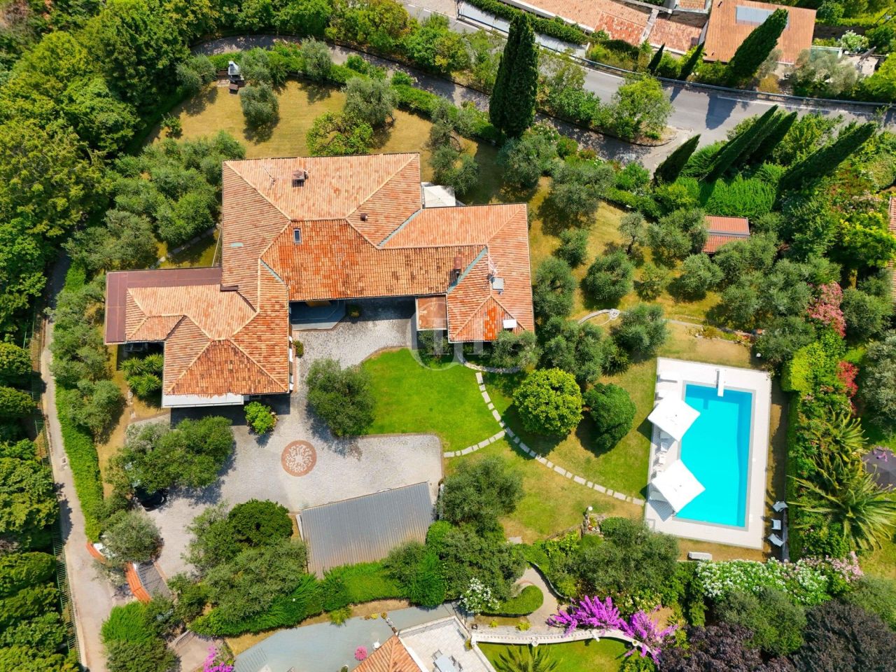 Villa on Lake Garda, Italy, 710 m² - picture 18