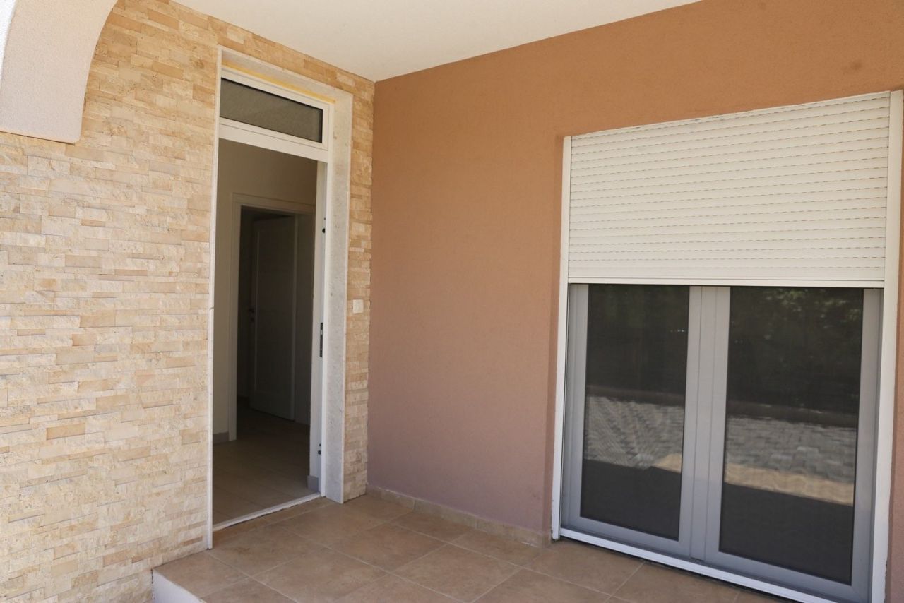 Piso en Ulcinj, Montenegro, 74 m² - imagen 7