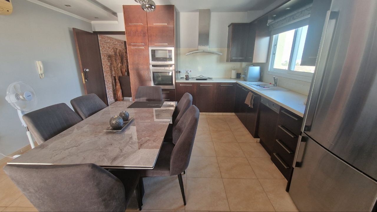 Flat in Paralimni, Cyprus, 300 m² - picture 3