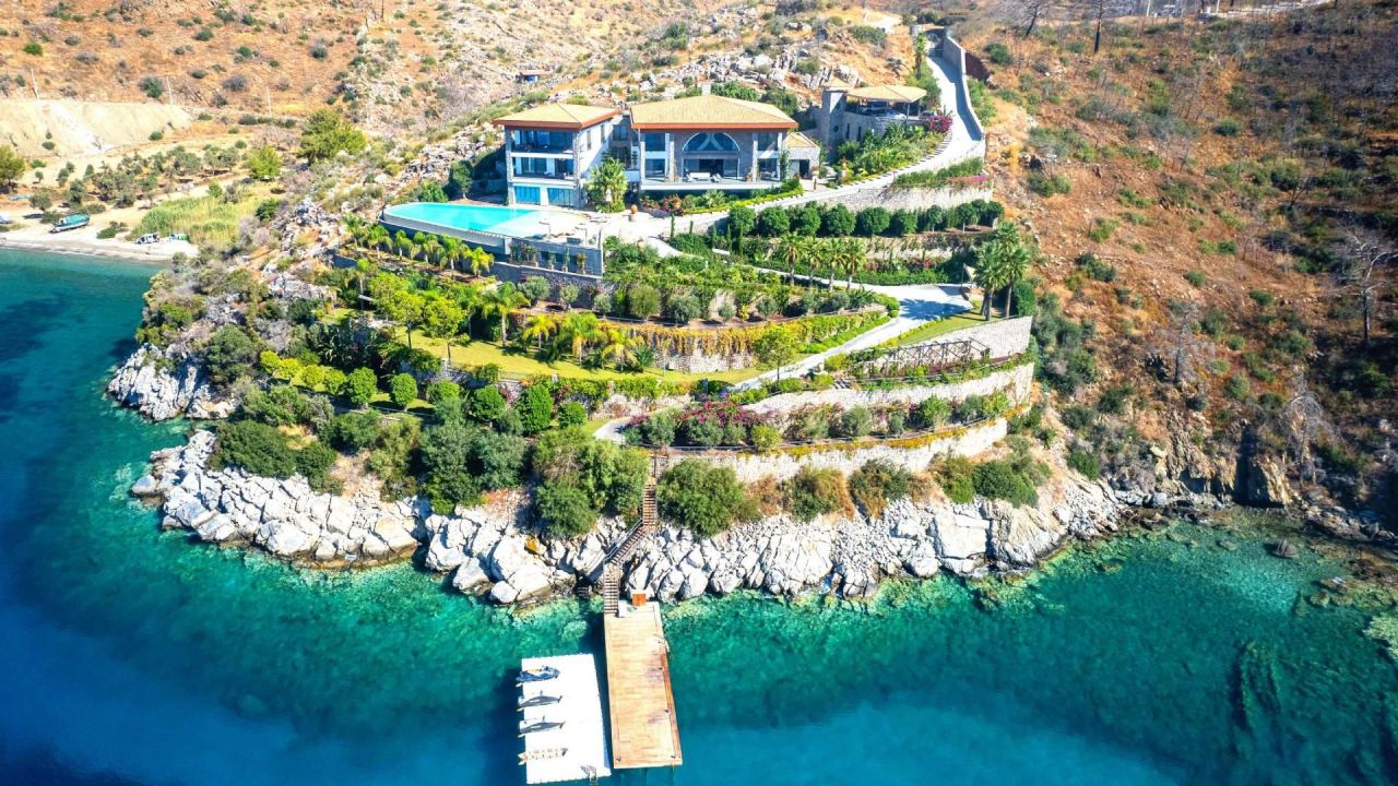 Villa in Bodrum, Türkei, 2 400 m² - Foto 1