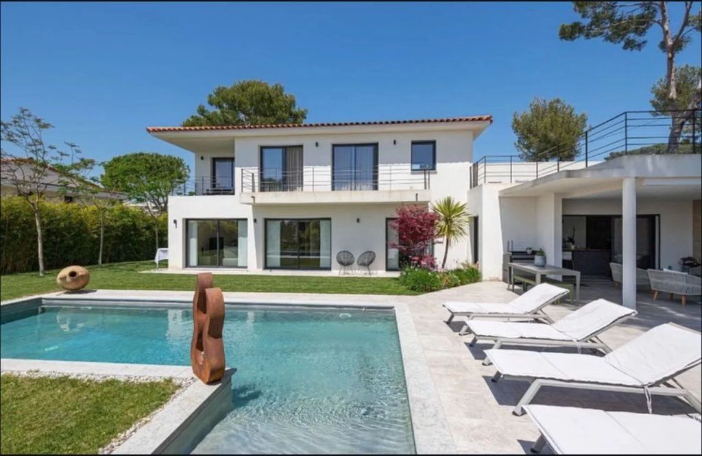 Villa en Le Cannet, Francia, 247 m² - imagen 1