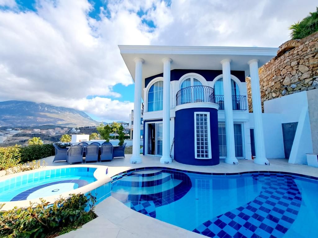 Villa in Alanya, Turkey, 375 m² - picture 1