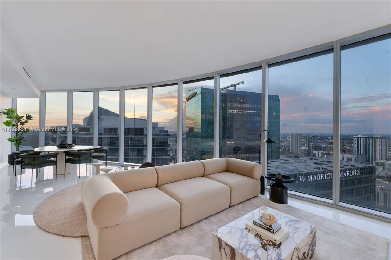 Piso en Miami, Estados Unidos, 90 m² - imagen 3