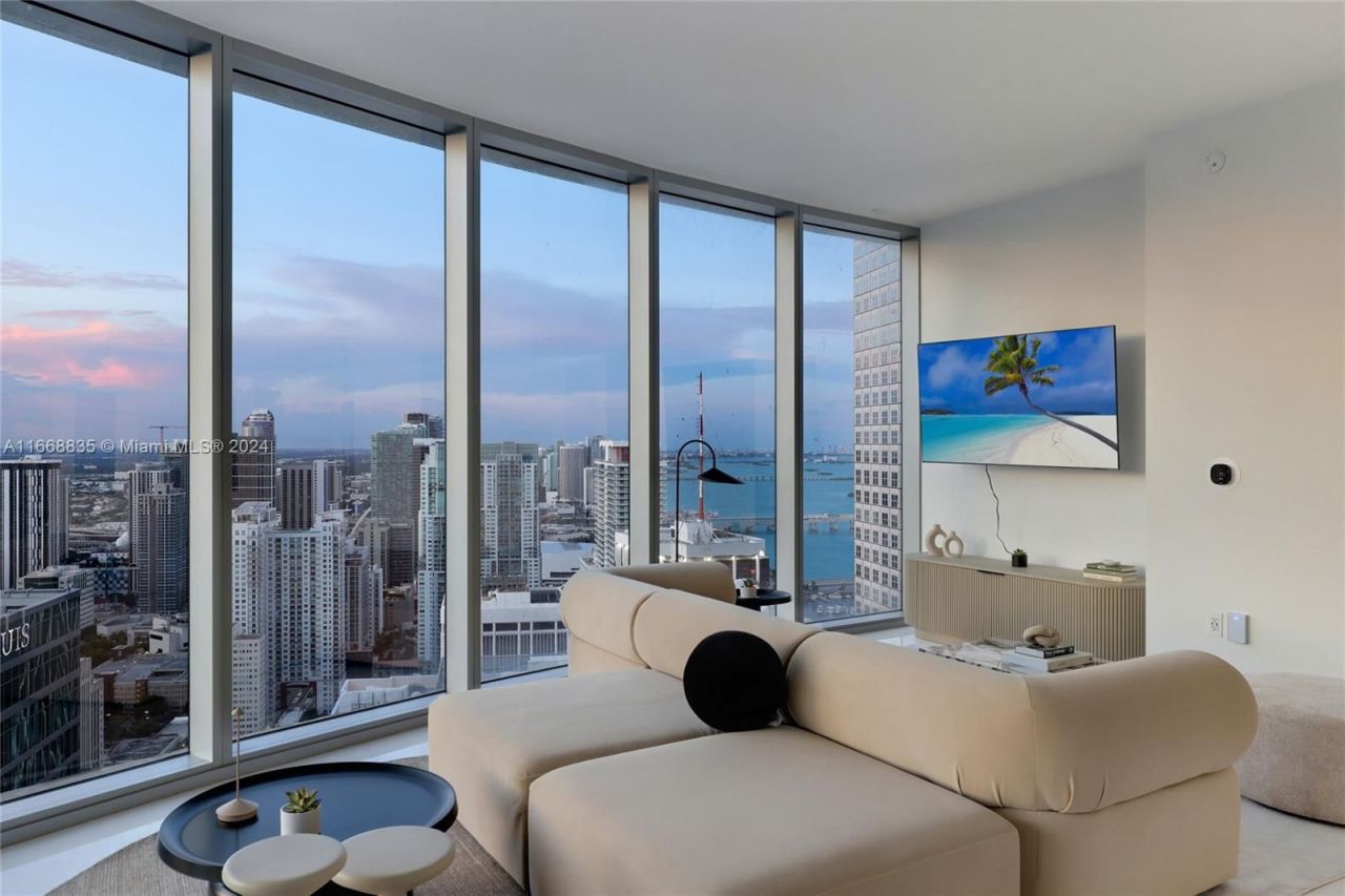 Piso en Miami, Estados Unidos, 90 m² - imagen 2