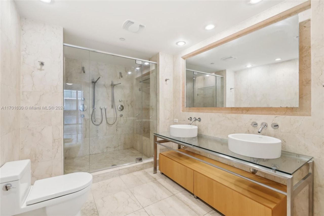 Casa adosada en Miami, Estados Unidos, 160 m² - imagen 13