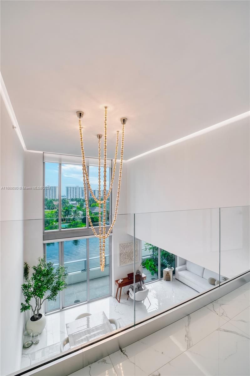 Flat in Miami, USA, 260 m² - picture 15