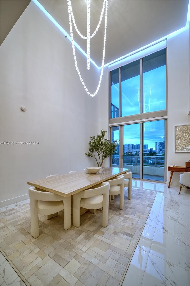 Flat in Miami, USA, 260 m² - picture 14