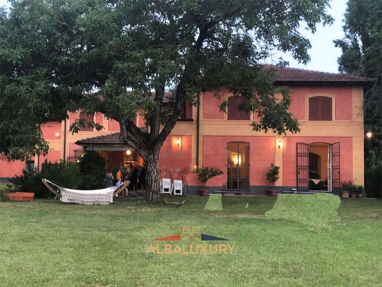 Villa Via Monterotondo, Italia, 350 m² - imagen 1