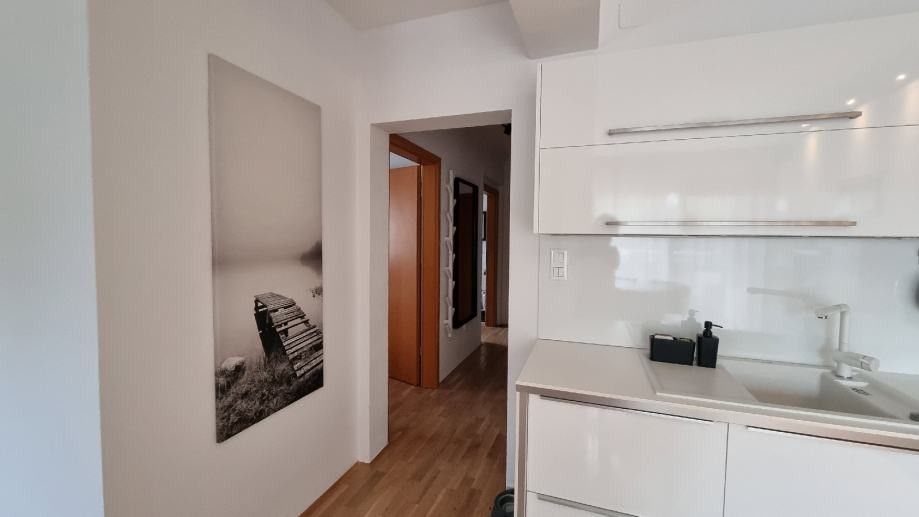 Flat in Pula, Croatia, 61 m² - picture 6