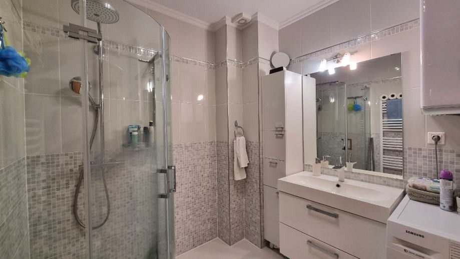 Flat in Pula, Croatia, 61 m² - picture 12