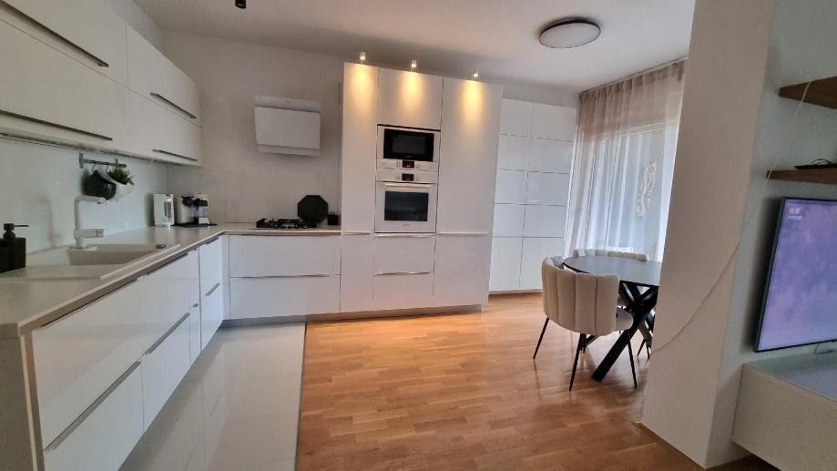 Flat in Pula, Croatia, 61 m² - picture 16