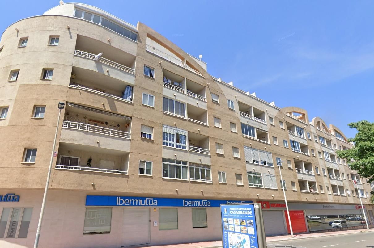 Appartement à Torrevieja, Espagne, 58 m² - image 1