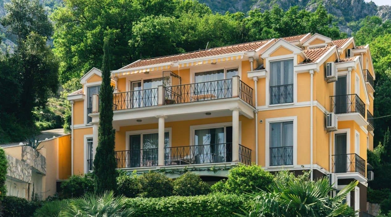 Flat in Kotor, Montenegro, 178 m² - picture 2