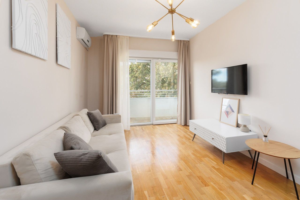 Piso en Budva, Montenegro, 51 m² - imagen 1