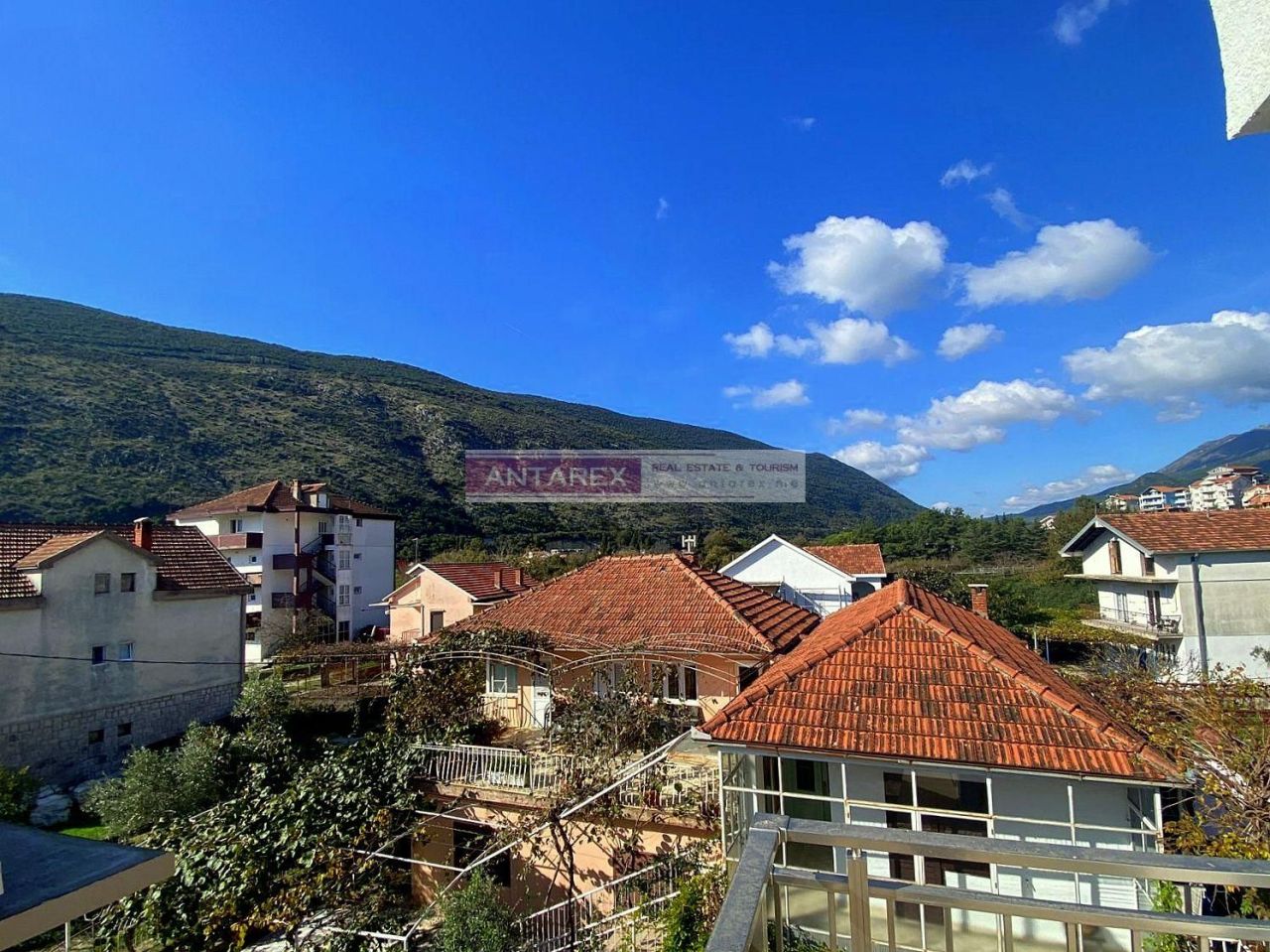 Apartamento en Igalo, Montenegro, 60 m² - imagen 1