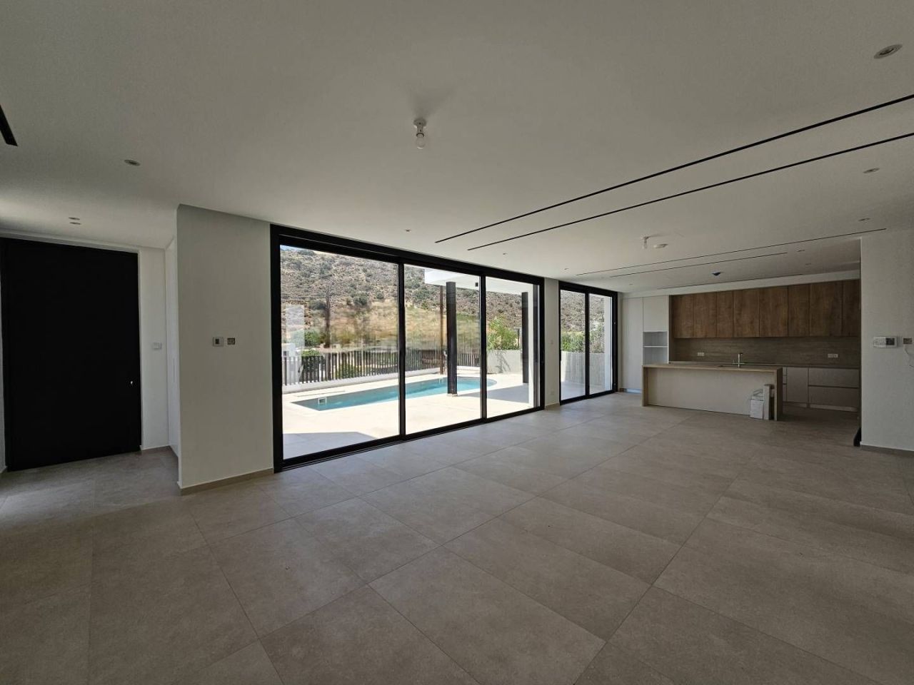 House in Germasogeia, Cyprus, 200 m² - picture 2