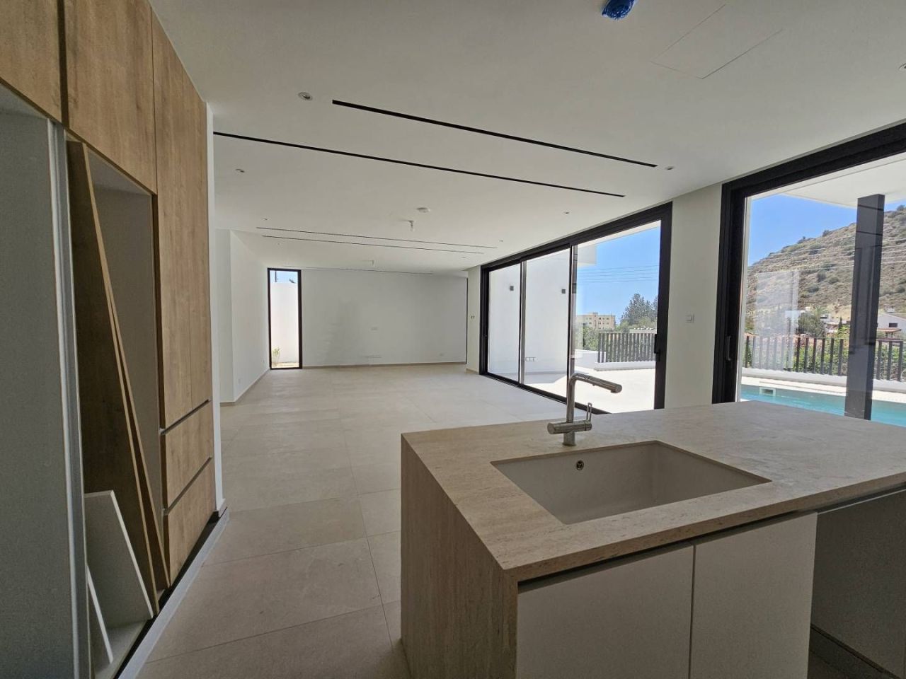 House in Germasogeia, Cyprus, 200 m² - picture 8