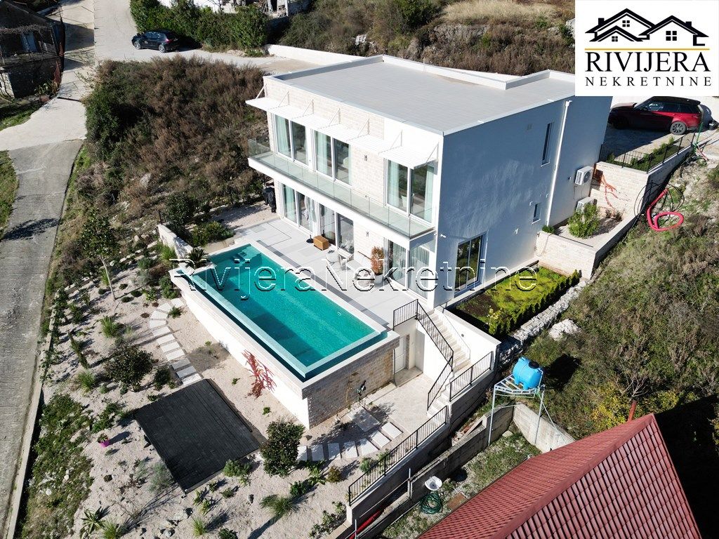 Villa in Herceg-Novi, Montenegro, 260 m² - picture 2