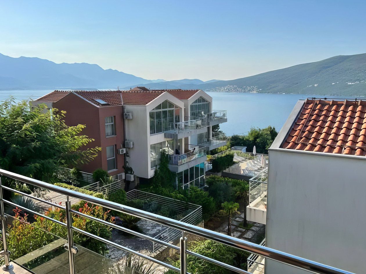 Flat in Herceg-Novi, Montenegro, 63 m² - picture 1